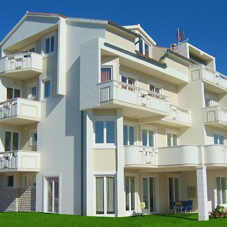 Apartments Mirage Novalja Exterior photo